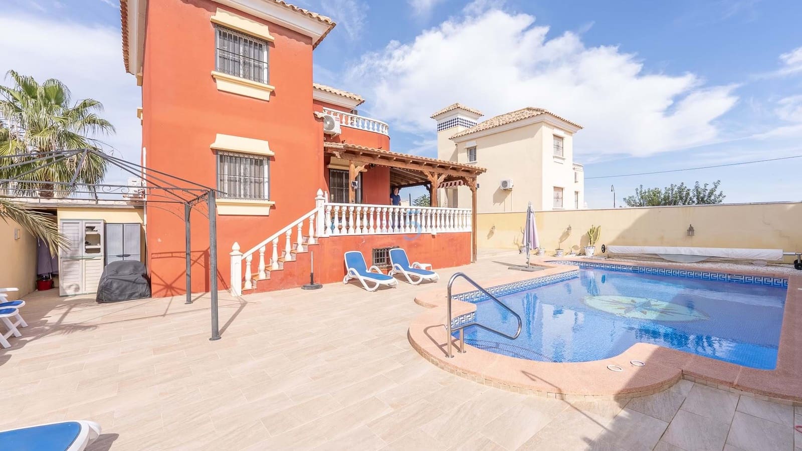 3 makuuhuone Huvila myytävänä paikassa Lo Crispin mukana uima-altaan - 349 995 € (Ref: 9571990)