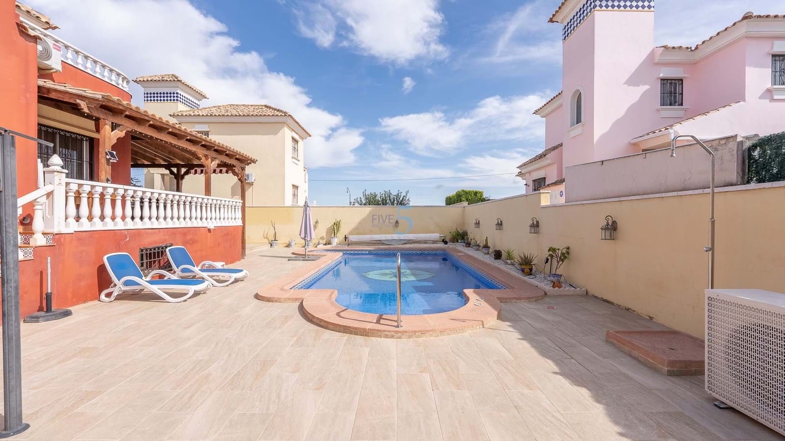 3 makuuhuone Huvila myytävänä paikassa Lo Crispin mukana uima-altaan - 349 995 € (Ref: 9571990)