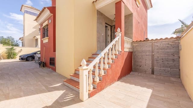 Chalet de 3 habitaciones en Lo Crispin, Algorfa en venta con piscina - 349.995 € (Ref: 9571990)