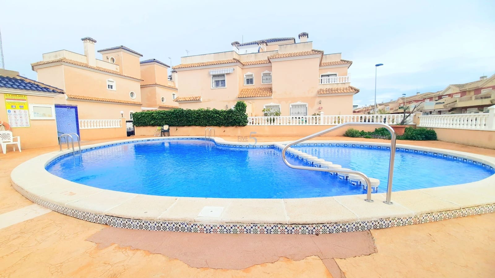 2 sypialnia Dom na sprzedaż w Los Alcazares z basenem - 185 000 € (Ref: 9575126)