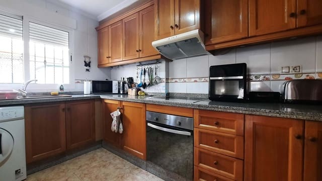 2 sypialnia Dom na sprzedaż w Los Alcázares z basenem - 185 000 € (Ref: 9575126)