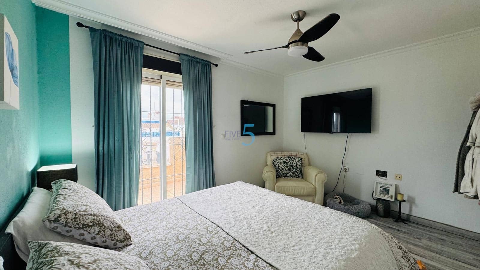 Chalet de 3 habitaciones en San Luis en venta - 249.000 € (Ref: 9575128)