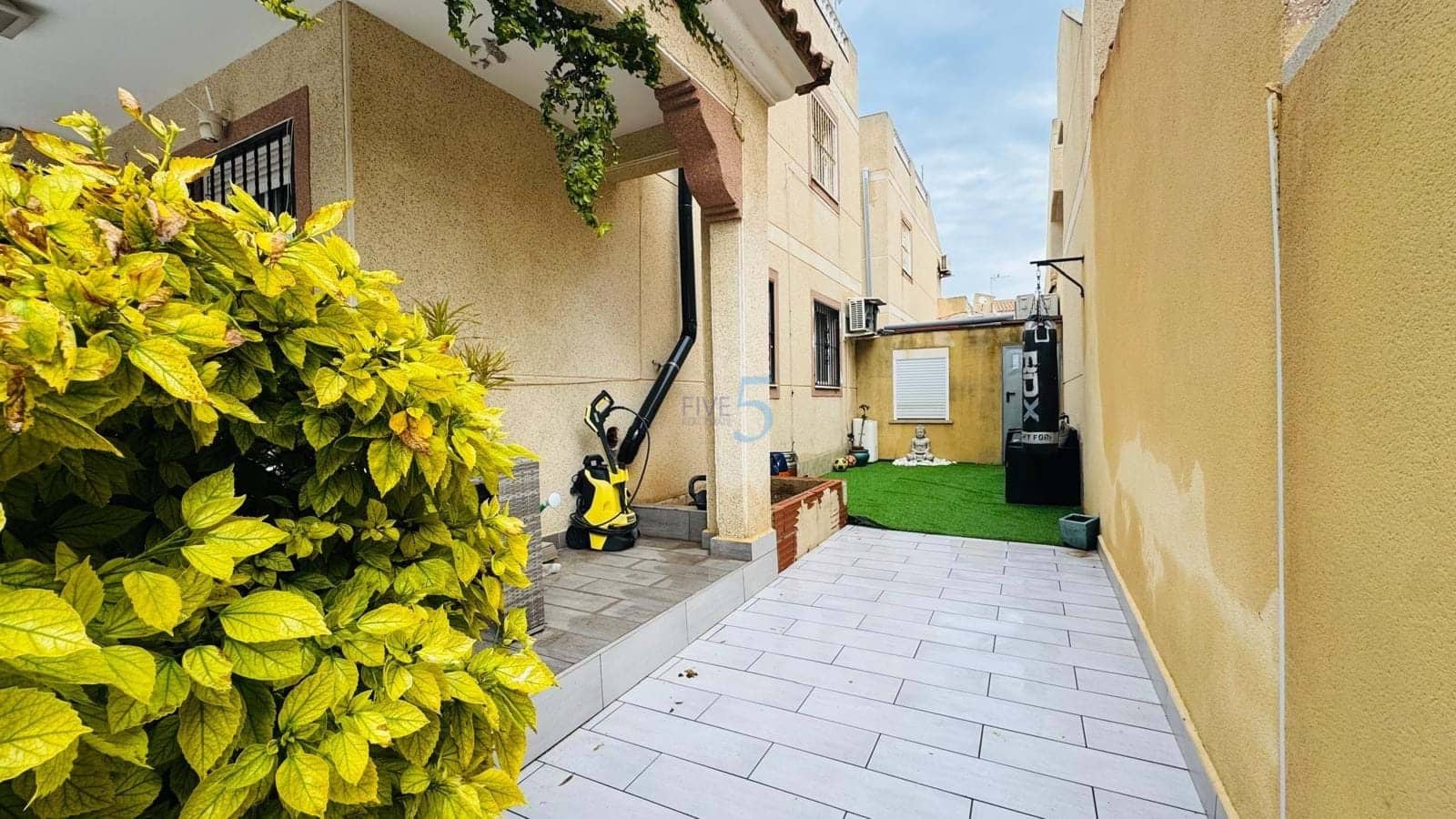 Chalet de 3 habitaciones en San Luis en venta - 249.000 € (Ref: 9575128)