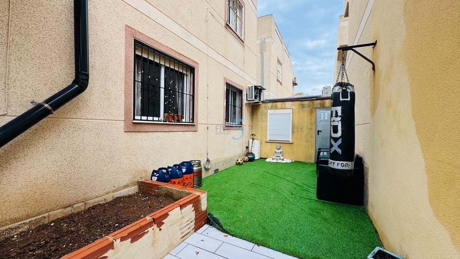 Chalet de 3 habitaciones en San Luis en venta - 249.000 € (Ref: 9575128)