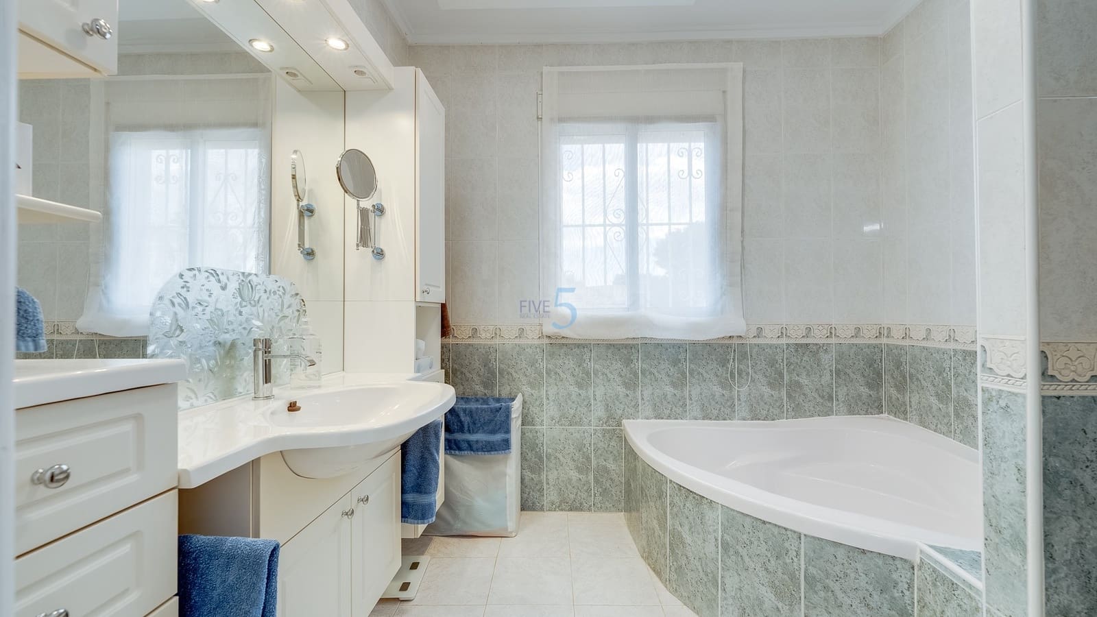 4 soverom Villa til salgs i San Miguel de Salinas med svømmebasseng garasje - € 575 000 (Ref: 9581372)