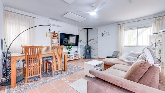 4 soverom Villa til salgs i San Miguel de Salinas med svømmebasseng garasje - € 575 000 (Ref: 9581372)