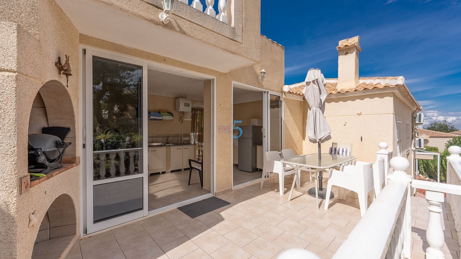 4 soverom Villa til salgs i San Miguel de Salinas med svømmebasseng garasje - € 575 000 (Ref: 9581372)