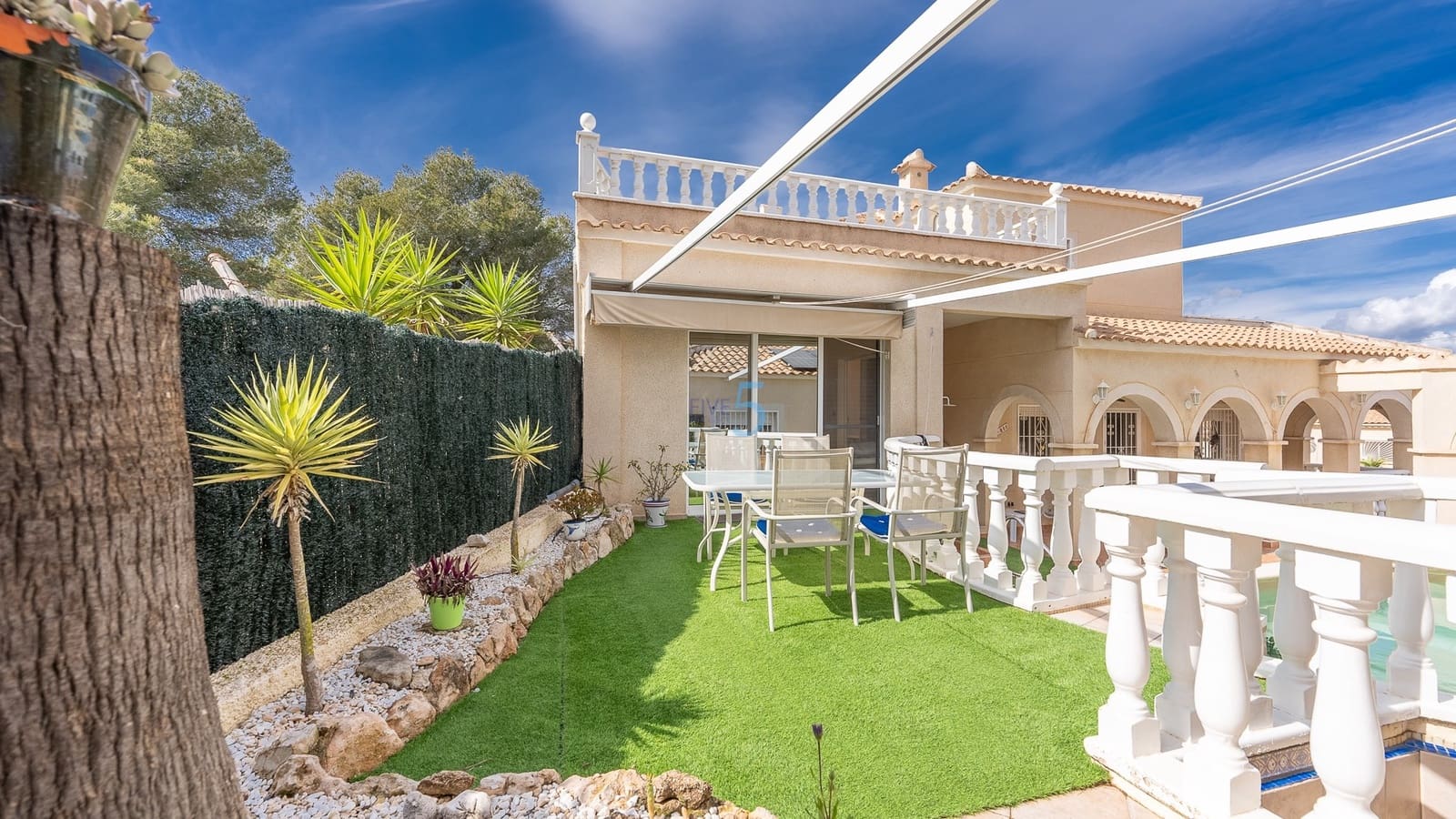 4 soverom Villa til salgs i San Miguel de Salinas med svømmebasseng garasje - € 575 000 (Ref: 9581372)