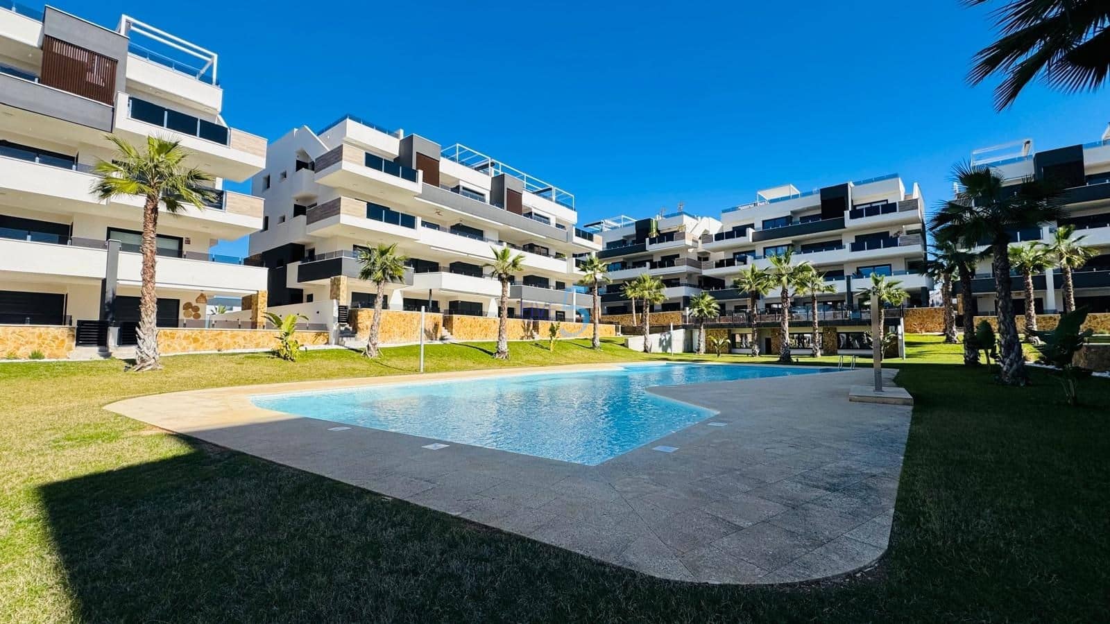 2 sypialnia Apartament na sprzedaż w Los Altos z basenem garażem - 285 000 € (Ref: 9581373)