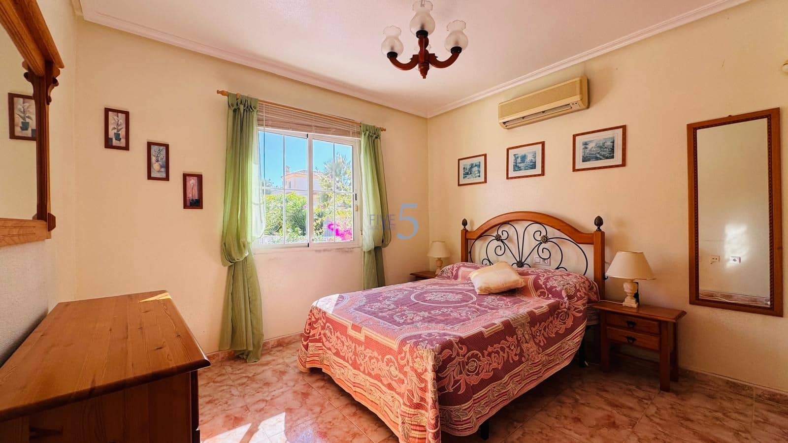 3 quarto Moradia para venda em Villamartin com piscina garagem - 285 000 € (Ref: 9581374)