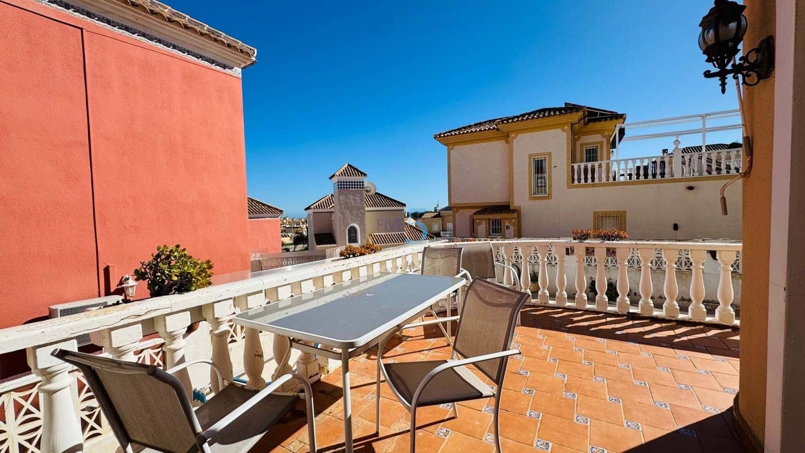 3 quarto Moradia para venda em Villamartin com piscina garagem - 285 000 € (Ref: 9581374)