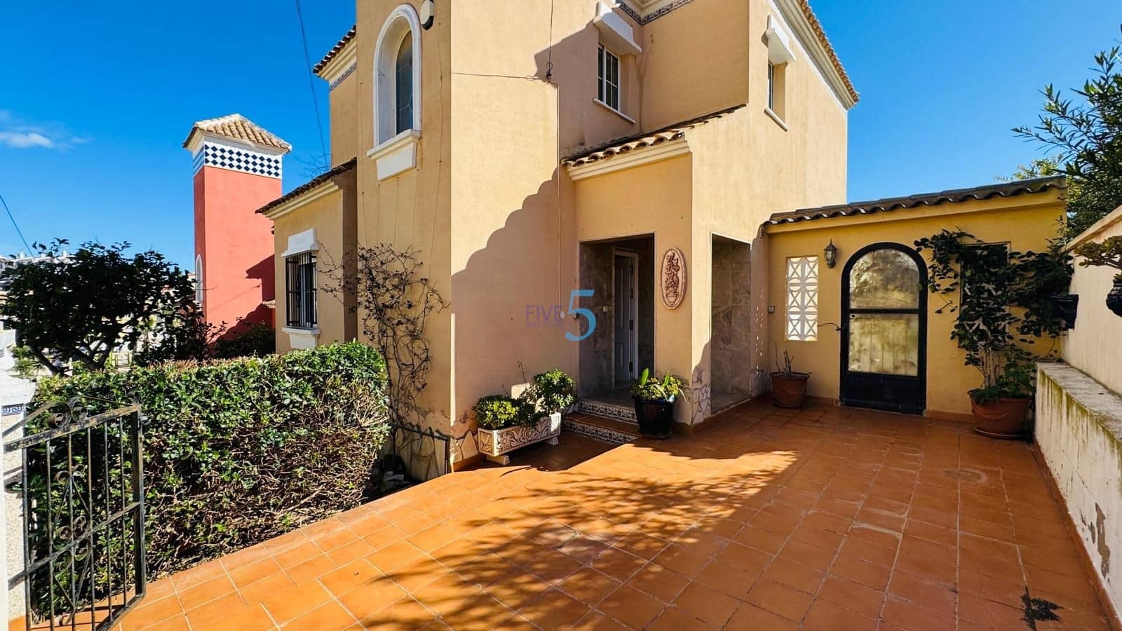 3 quarto Moradia para venda em Villamartin com piscina garagem - 285 000 € (Ref: 9581374)