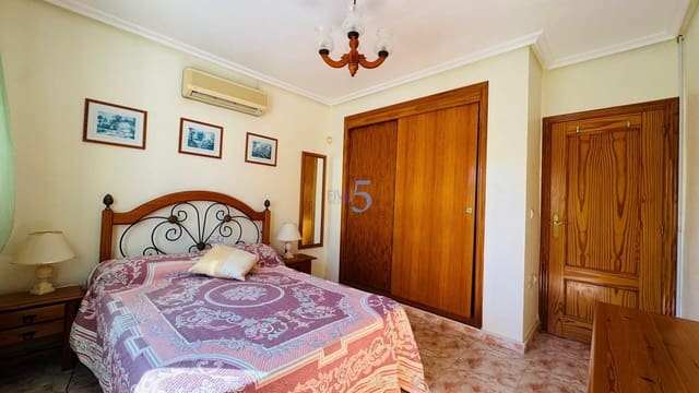 3 makuuhuone Huvila myytävänä paikassa Villamartin, Orihuela mukana uima-altaan 
autotalli - 285 000 € (Ref: 9581374)