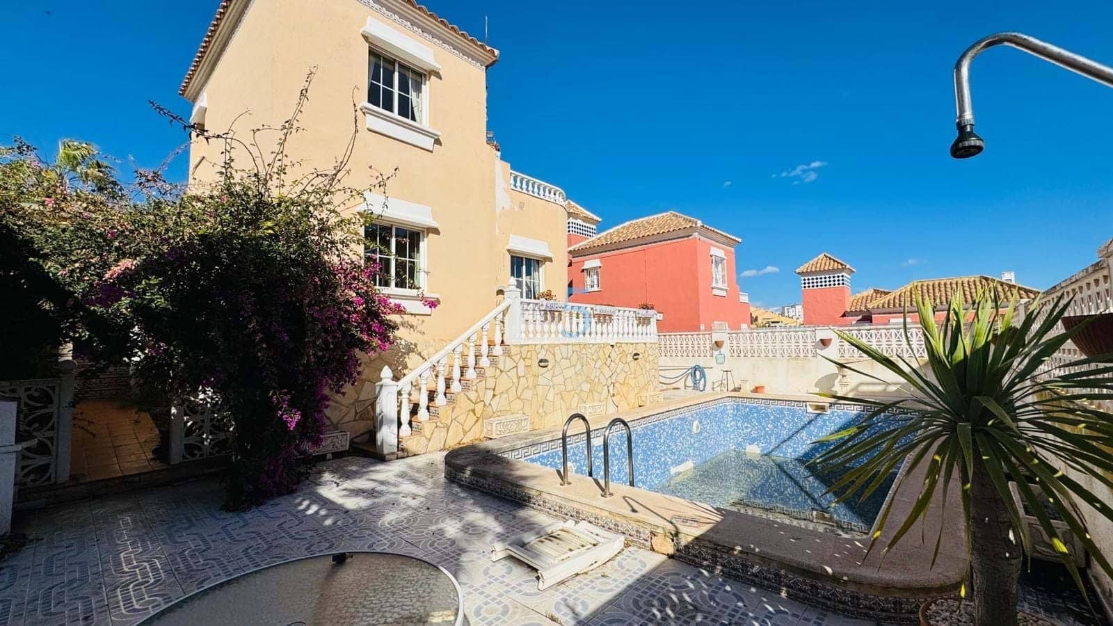 3 quarto Moradia para venda em Villamartin com piscina garagem - 285 000 € (Ref: 9581374)