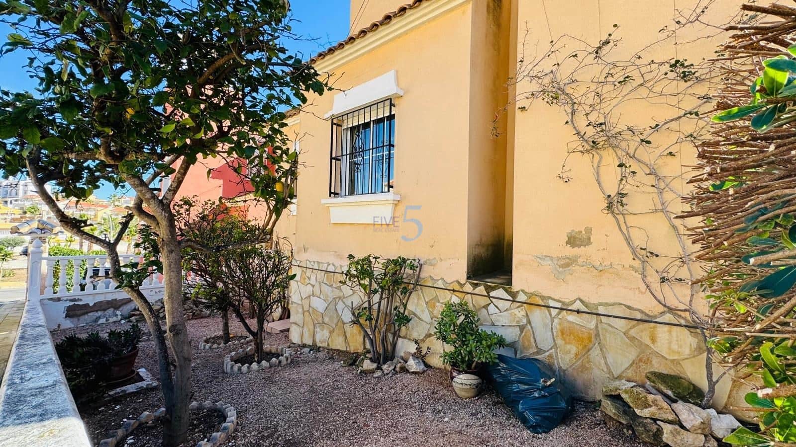 3 quarto Moradia para venda em Villamartin com piscina garagem - 285 000 € (Ref: 9581374)