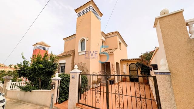 3 soverom Villa til salgs i Villamartin, Orihuela med svømmebasseng garasje - € 250 000 (Ref: 9581374)