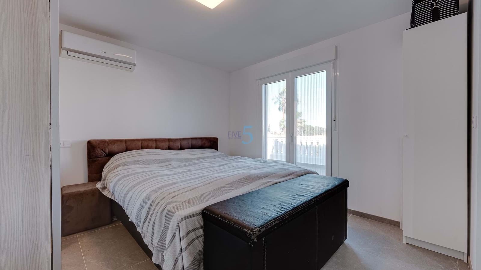 3 Zimmer Villa zu verkaufen in Los Balcones mit Pool Garage - 585.000 € (Ref: 9581375)