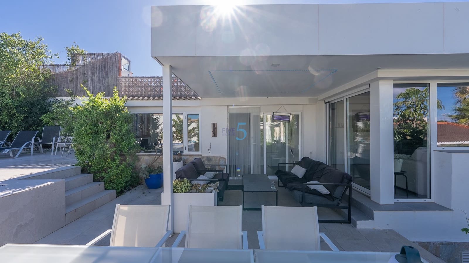 3 Zimmer Villa zu verkaufen in Los Balcones mit Pool Garage - 585.000 € (Ref: 9581375)