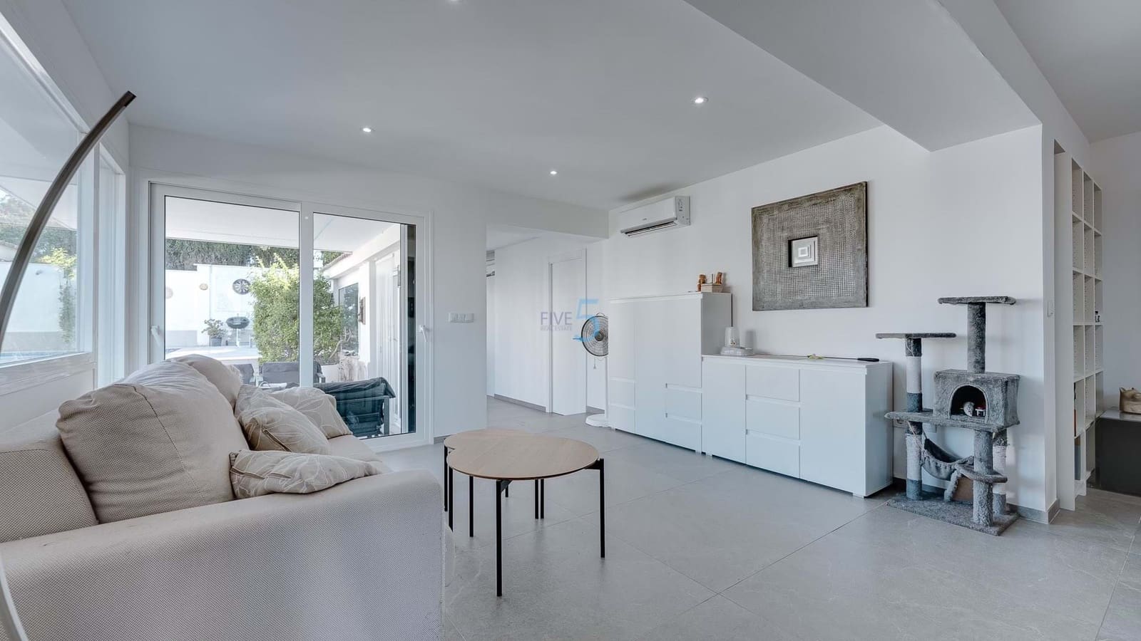 3 Zimmer Villa zu verkaufen in Los Balcones mit Pool Garage - 585.000 € (Ref: 9581375)