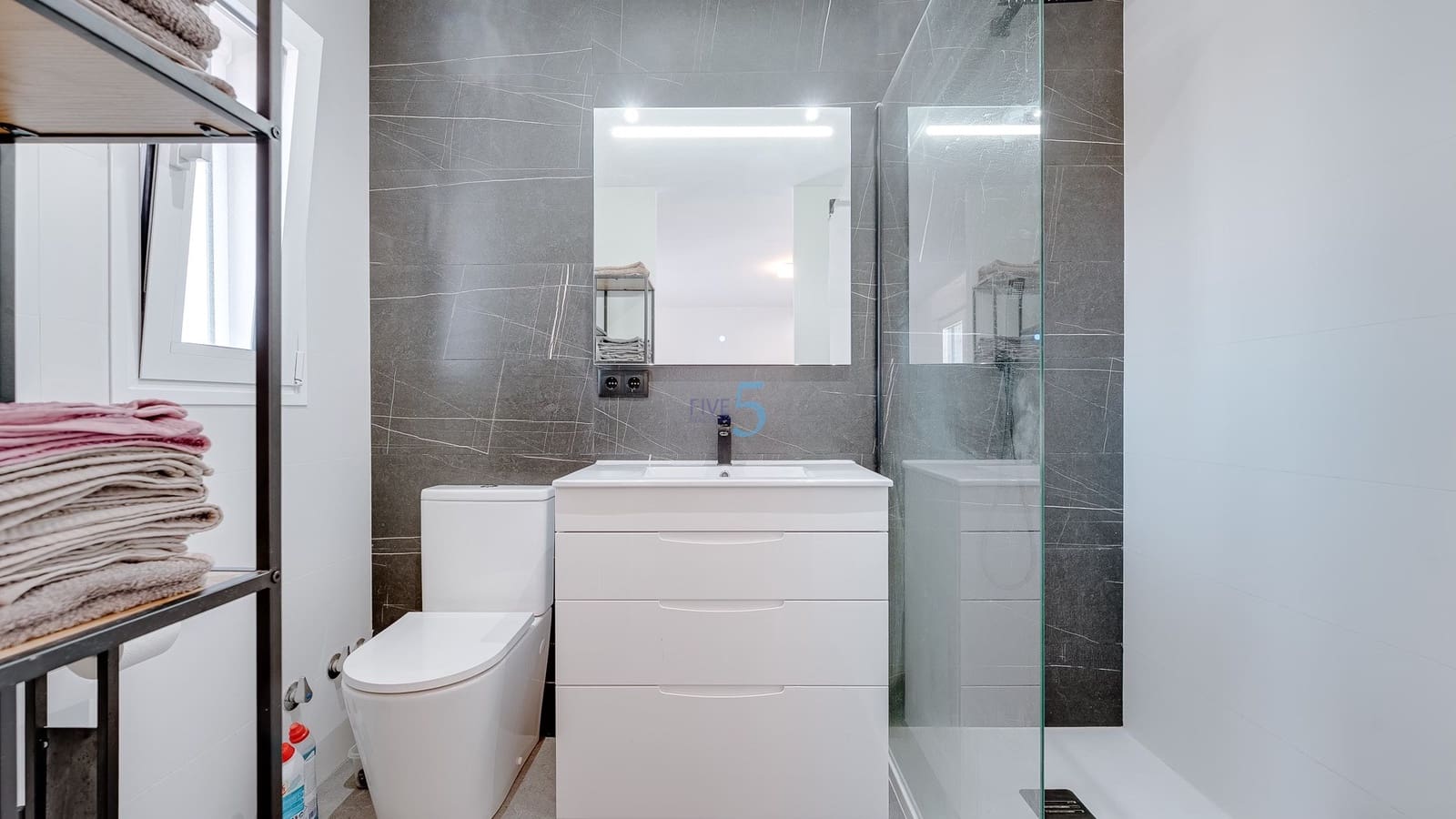 3 Zimmer Villa zu verkaufen in Los Balcones mit Pool Garage - 585.000 € (Ref: 9581375)