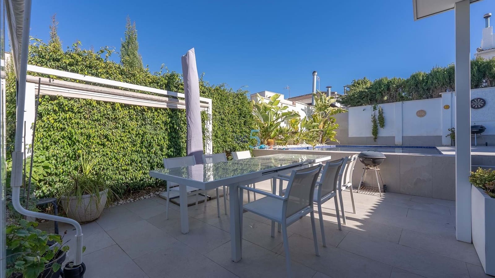 3 Zimmer Villa zu verkaufen in Los Balcones mit Pool Garage - 585.000 € (Ref: 9581375)