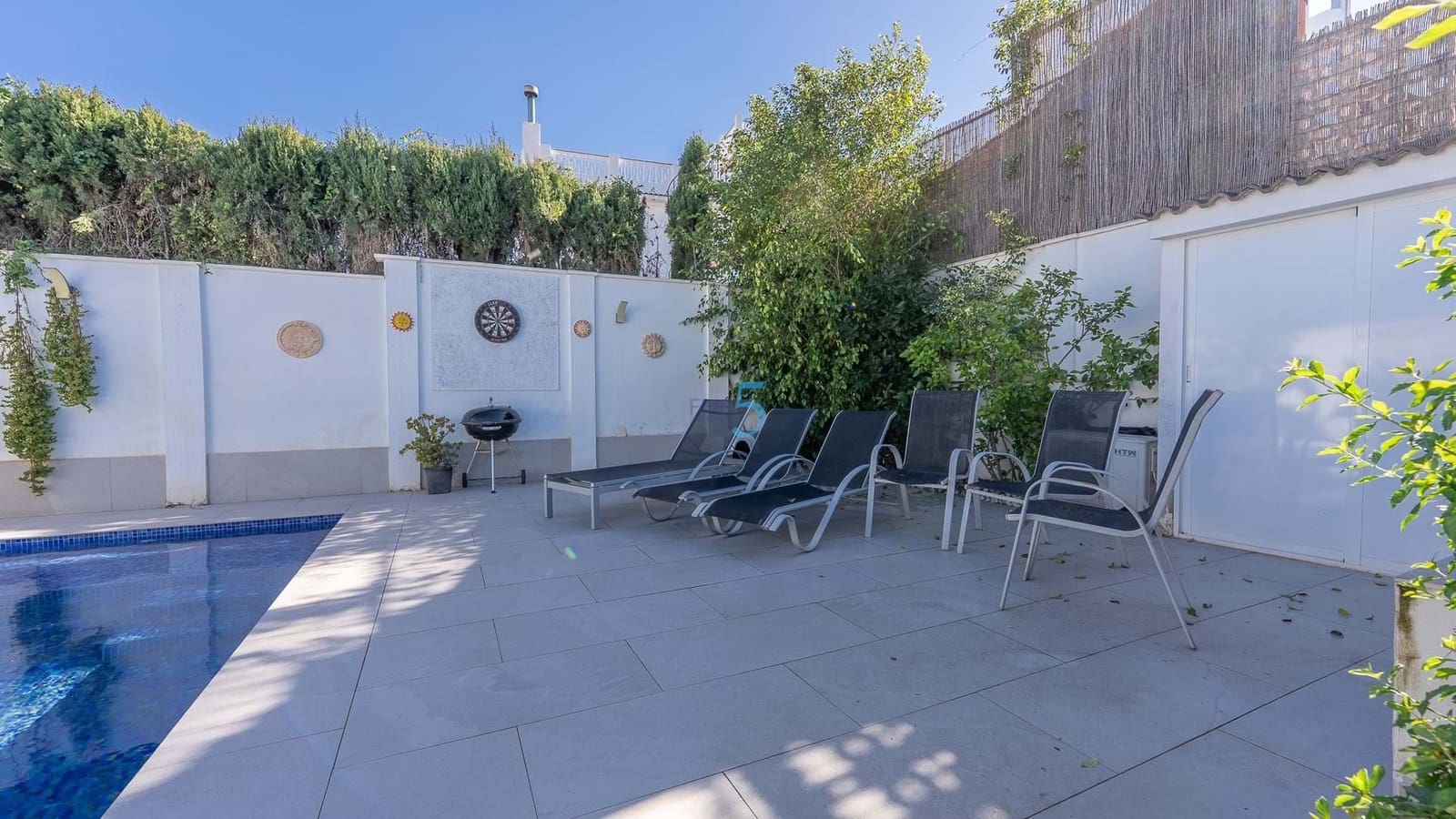 3 Zimmer Villa zu verkaufen in Los Balcones mit Pool Garage - 585.000 € (Ref: 9581375)