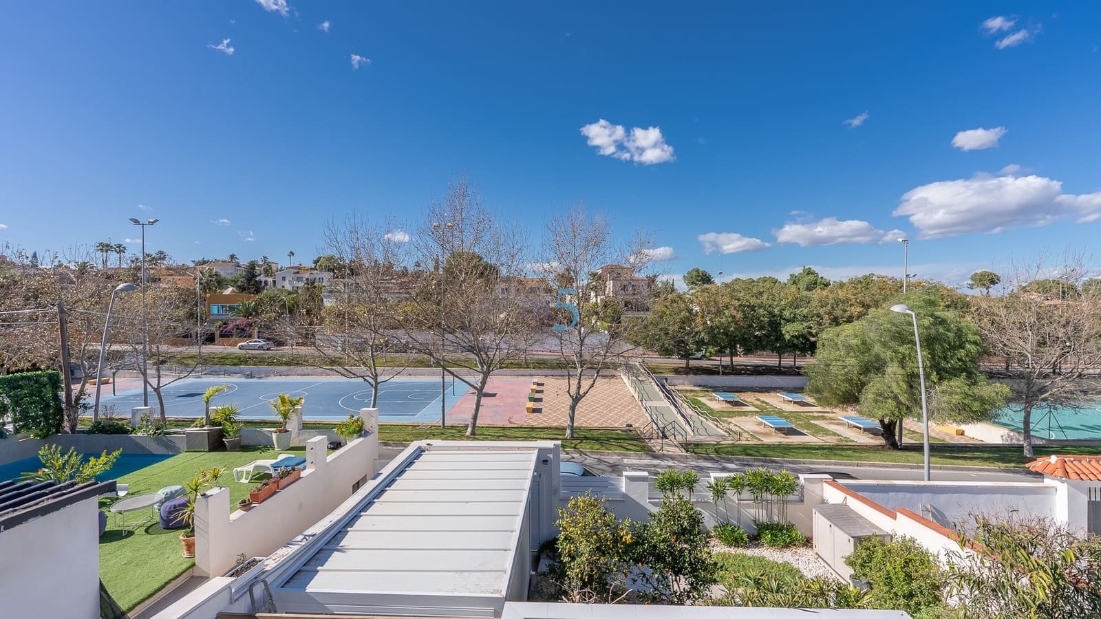 3 Zimmer Villa zu verkaufen in Los Balcones mit Pool Garage - 585.000 € (Ref: 9581375)