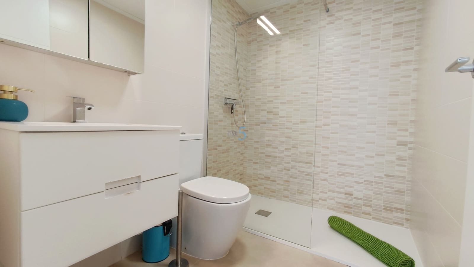 3 sypialnia Apartament na sprzedaż w Vistabella z basenem garażem - 275 000 € (Ref: 9581376)