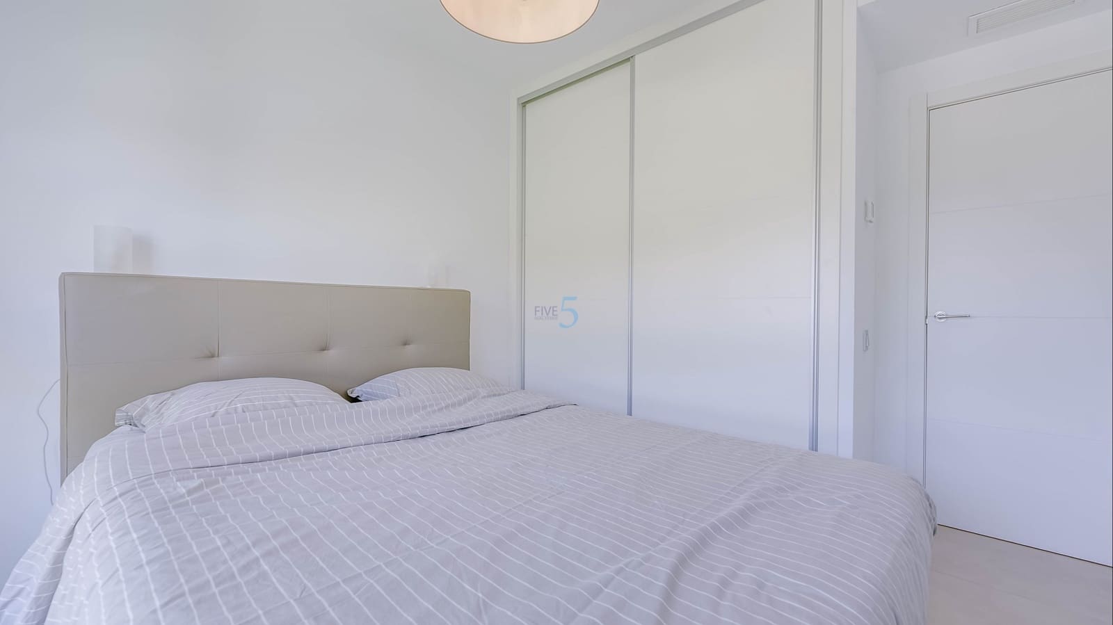 3 sypialnia Apartament na sprzedaż w Vistabella z basenem garażem - 275 000 € (Ref: 9581376)