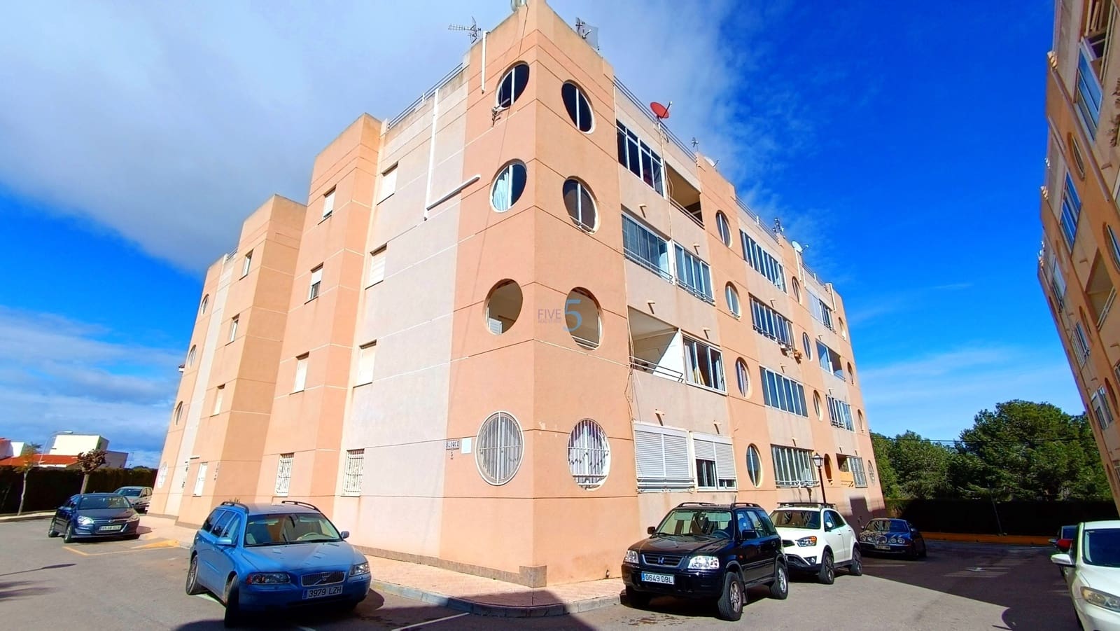 3 soveværelse Lejlighed til salg i Torrevieja med swimmingpool garage - € 119.995 (Ref: 9585047)