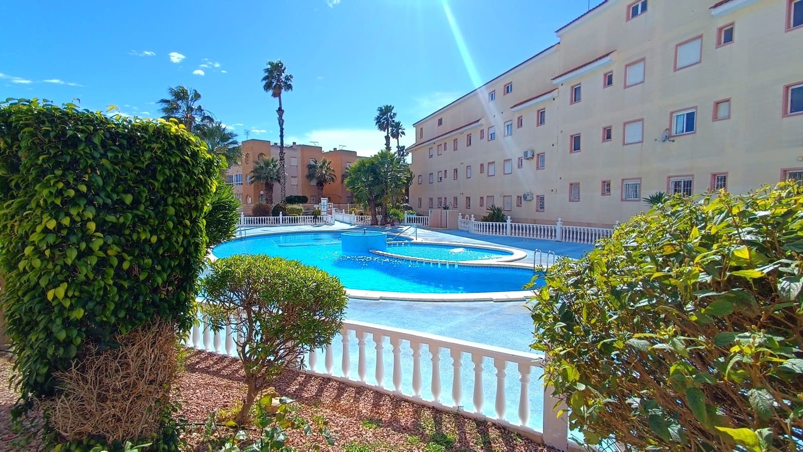 3 soveværelse Lejlighed til salg i Torrevieja med swimmingpool garage - € 119.995 (Ref: 9585047)