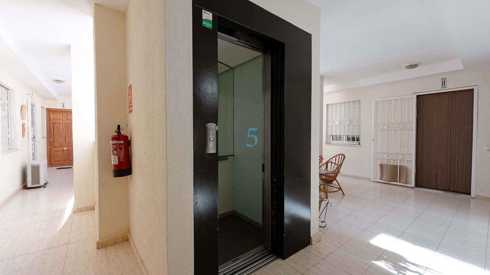 3 soveværelse Lejlighed til salg i Torrevieja med swimmingpool garage - € 119.995 (Ref: 9585047)