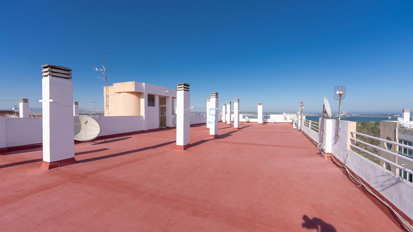 3 soveværelse Lejlighed til salg i Torrevieja med swimmingpool garage - € 119.995 (Ref: 9585047)