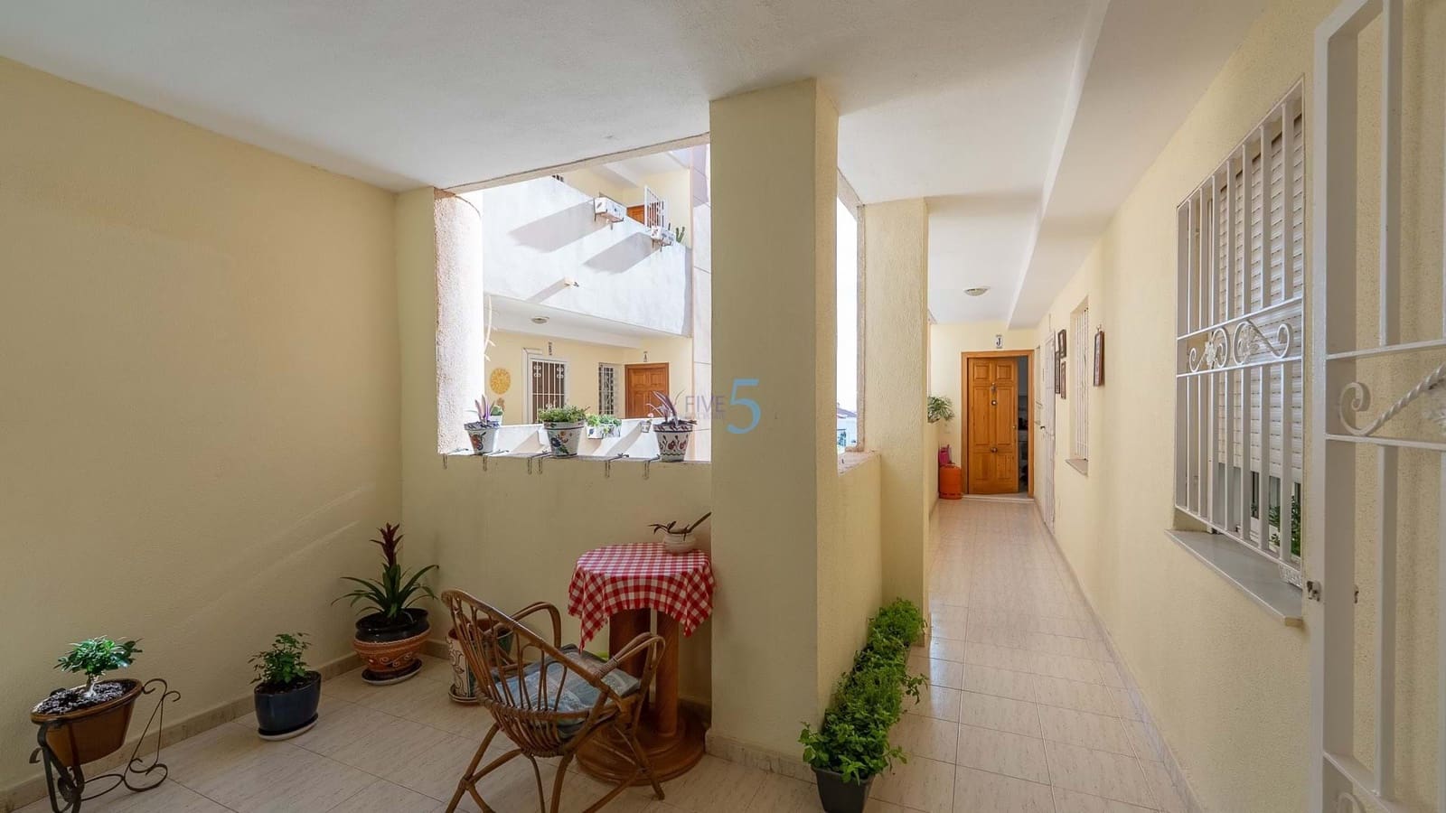 3 soveværelse Lejlighed til salg i Torrevieja med swimmingpool garage - € 119.995 (Ref: 9585047)