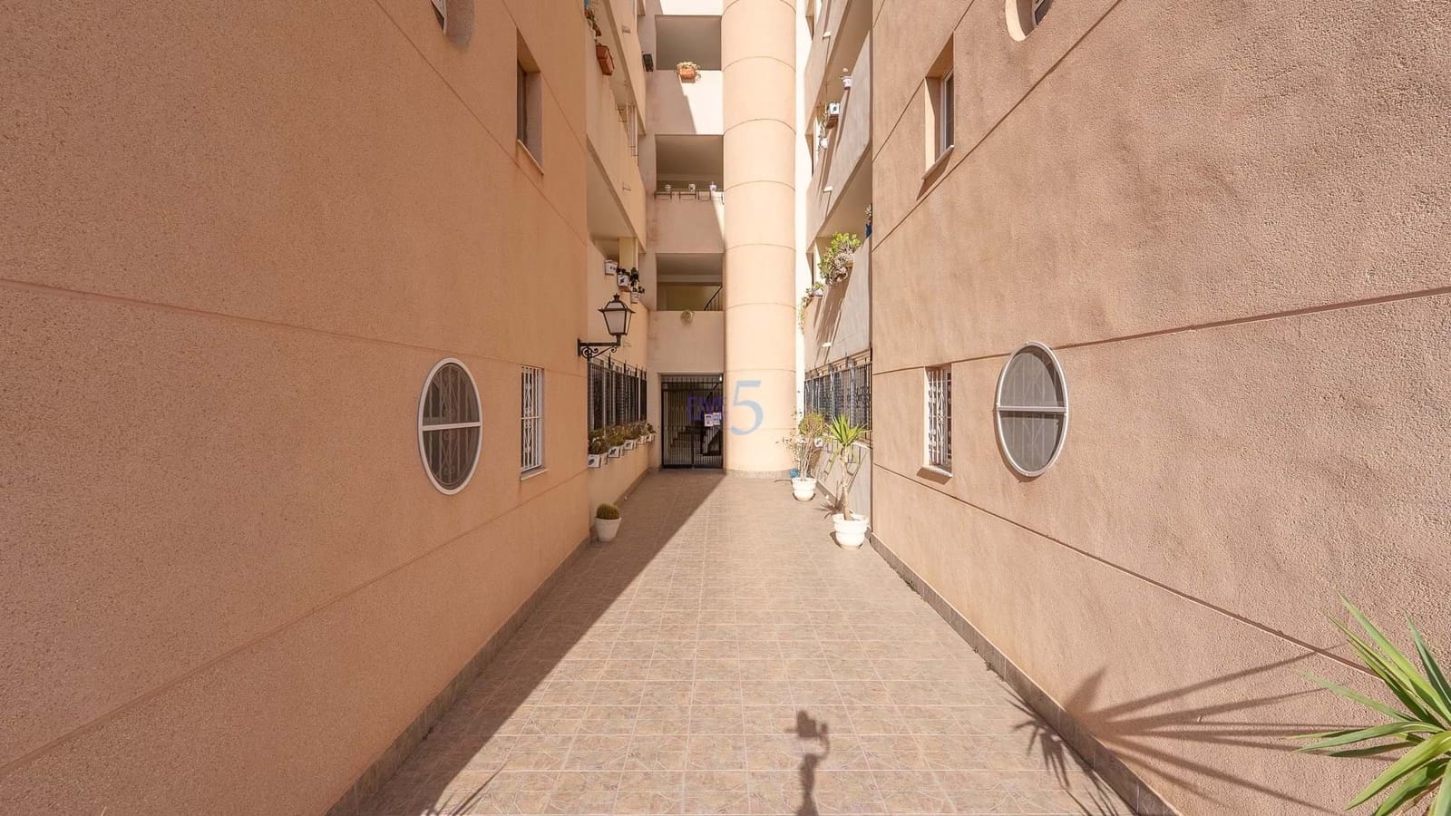 3 soveværelse Lejlighed til salg i Torrevieja med swimmingpool garage - € 119.995 (Ref: 9585047)