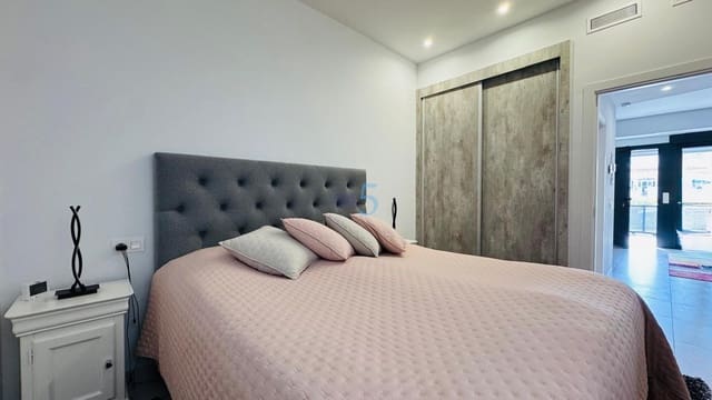 3 soveværelse Byhus til salg i Villamartin, Orihuela med swimmingpool garage - € 340.000 (Ref: 9585048)