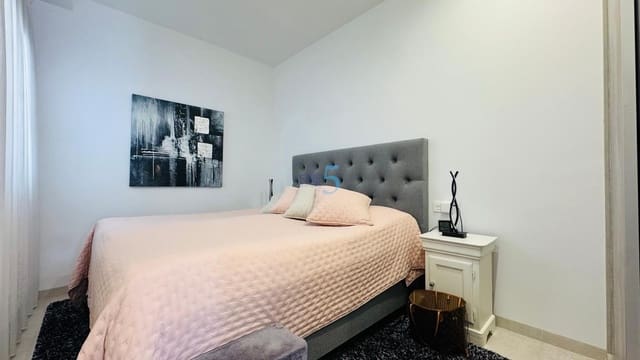 3 soveværelse Byhus til salg i Villamartin, Orihuela med swimmingpool garage - € 340.000 (Ref: 9585048)