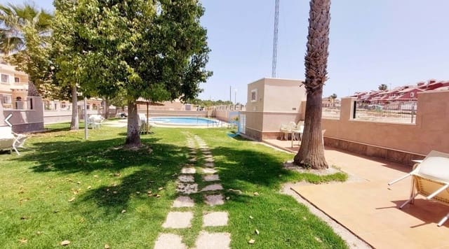 3 soveværelse Byhus til salg i Villamartin, Orihuela med swimmingpool garage - € 340.000 (Ref: 9585048)