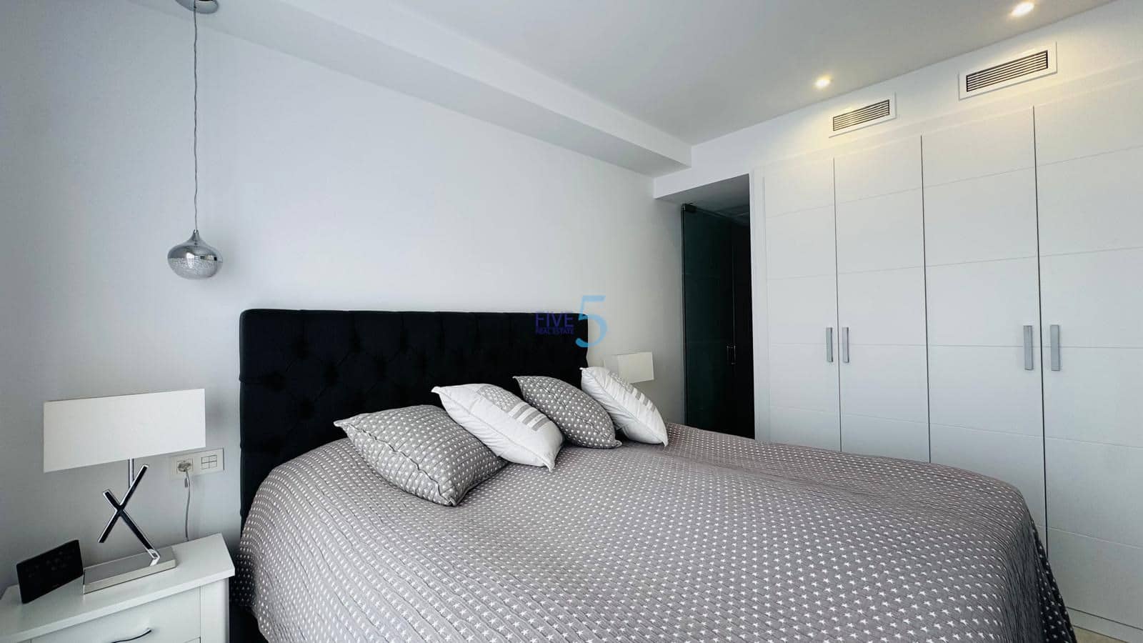 3 soveværelse Byhus til salg i Villamartin med swimmingpool garage - € 340.000 (Ref: 9585048)