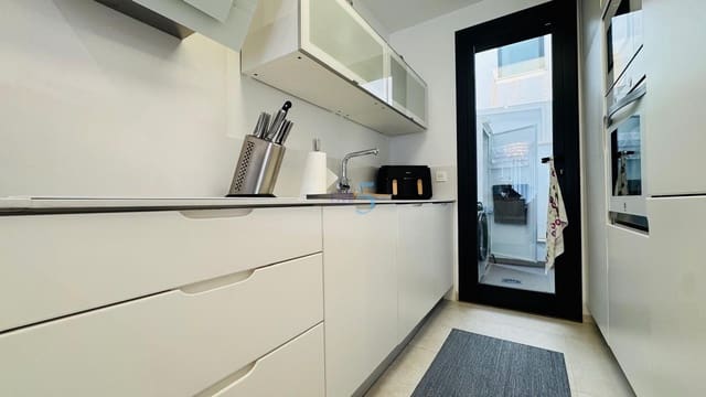 3 soveværelse Byhus til salg i Villamartin, Orihuela med swimmingpool garage - € 340.000 (Ref: 9585048)