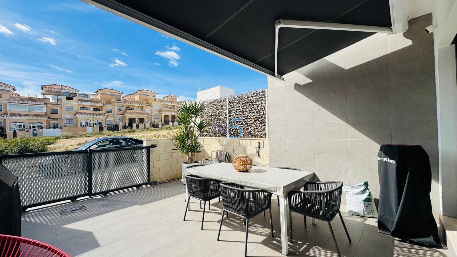 3 soveværelse Byhus til salg i Villamartin med swimmingpool garage - € 340.000 (Ref: 9585048)