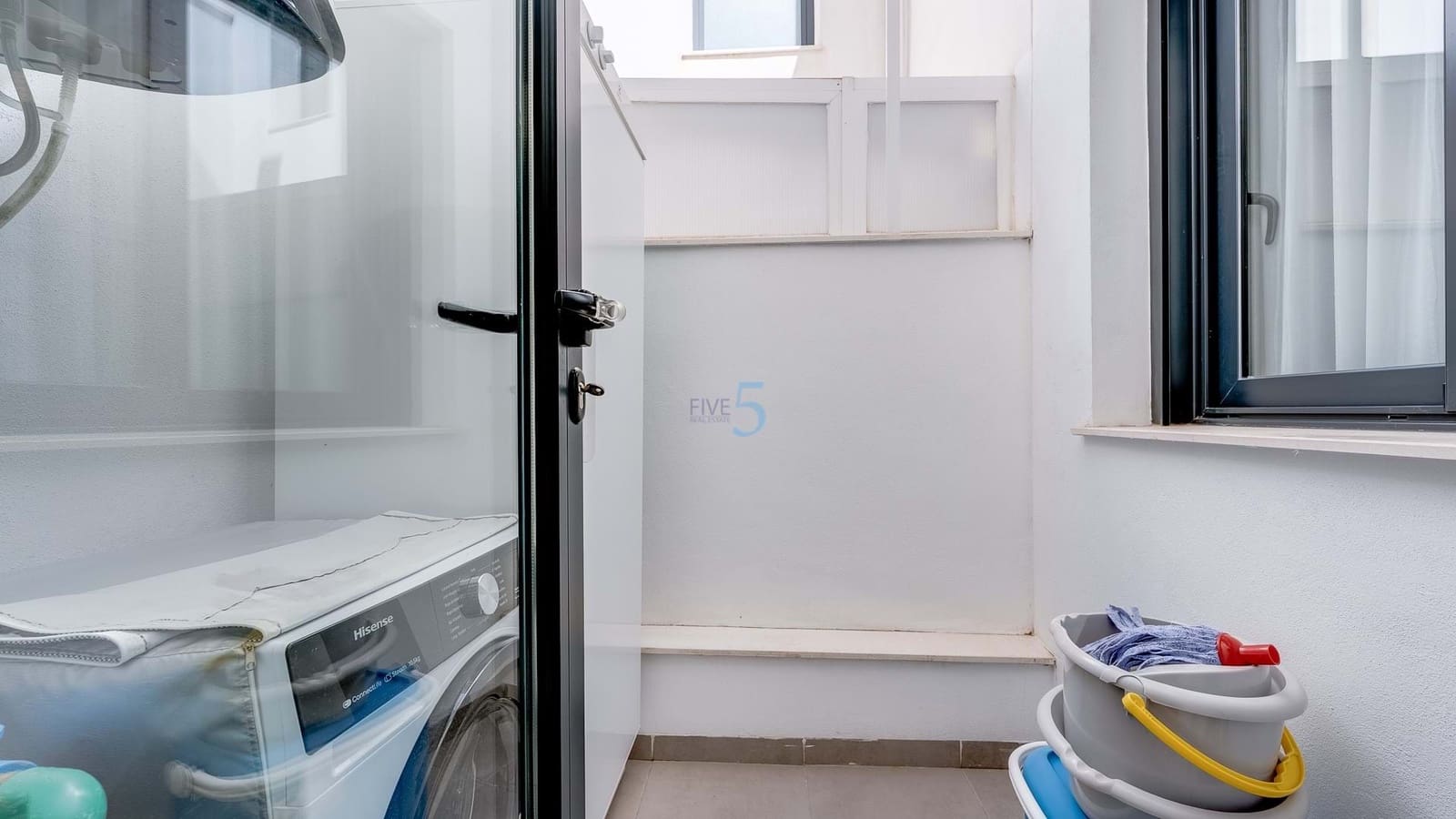 3 bedroom Townhouse for sale in Villamartin with pool garage - € 340,000 (Ref: 9585048)