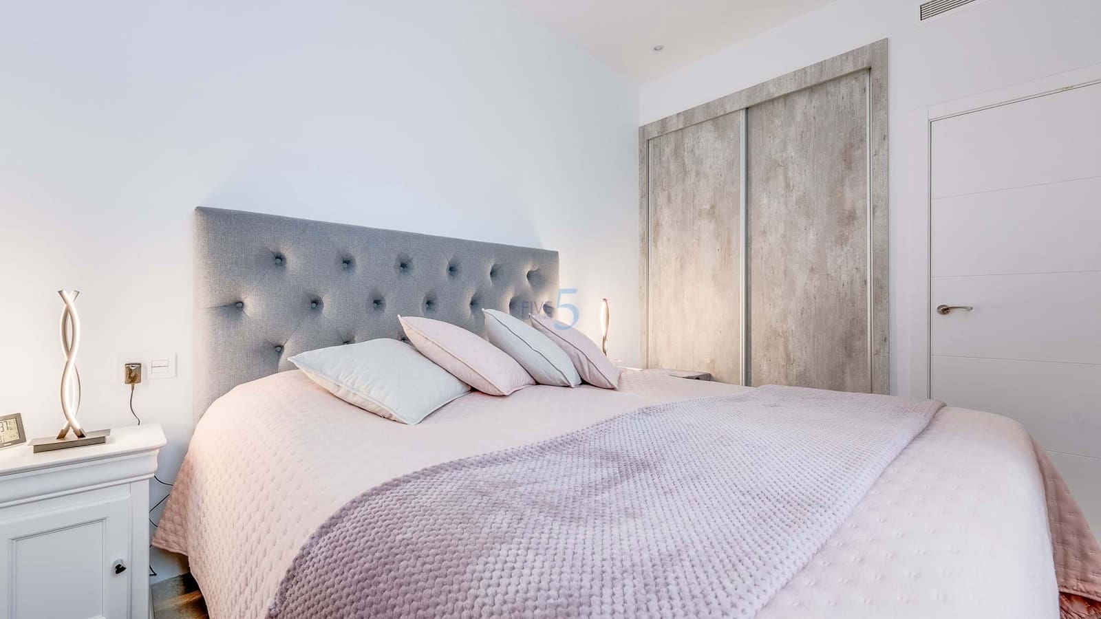 3 bedroom Townhouse for sale in Villamartin with pool garage - € 340,000 (Ref: 9585048)