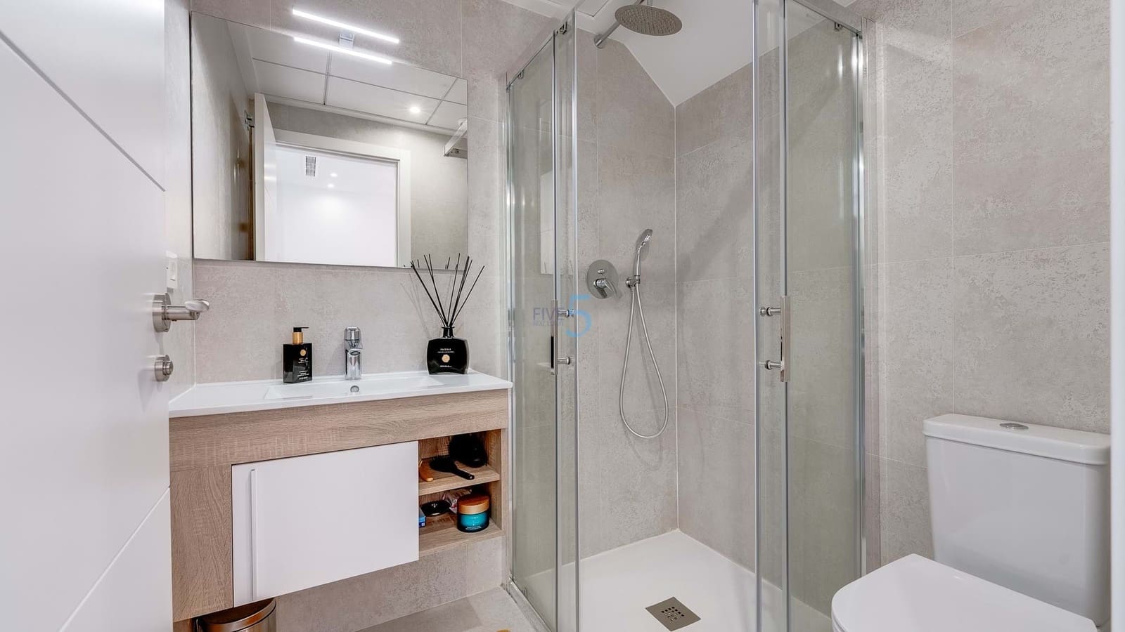 3 bedroom Townhouse for sale in Villamartin with pool garage - € 340,000 (Ref: 9585048)