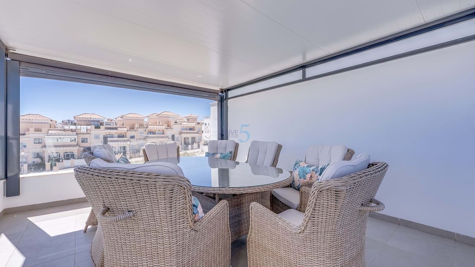 3 bedroom Townhouse for sale in Villamartin with pool garage - € 340,000 (Ref: 9585048)