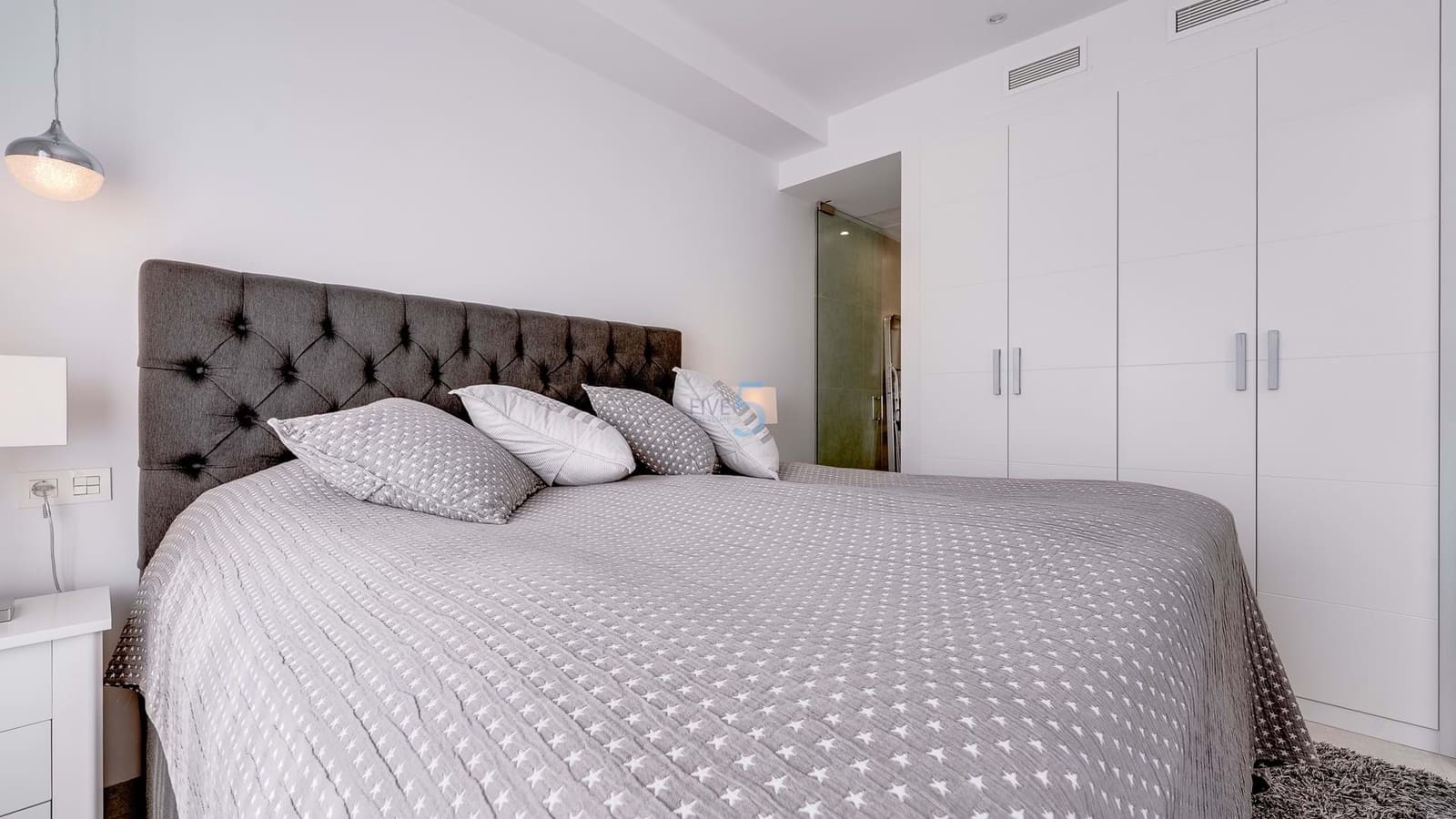 3 bedroom Townhouse for sale in Villamartin with pool garage - € 340,000 (Ref: 9585048)