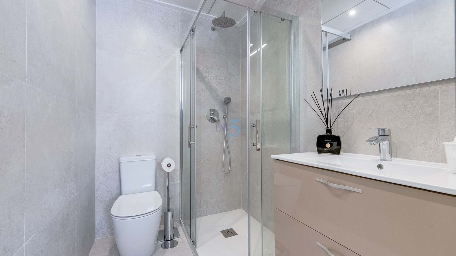 3 bedroom Townhouse for sale in Villamartin with pool garage - € 340,000 (Ref: 9585048)