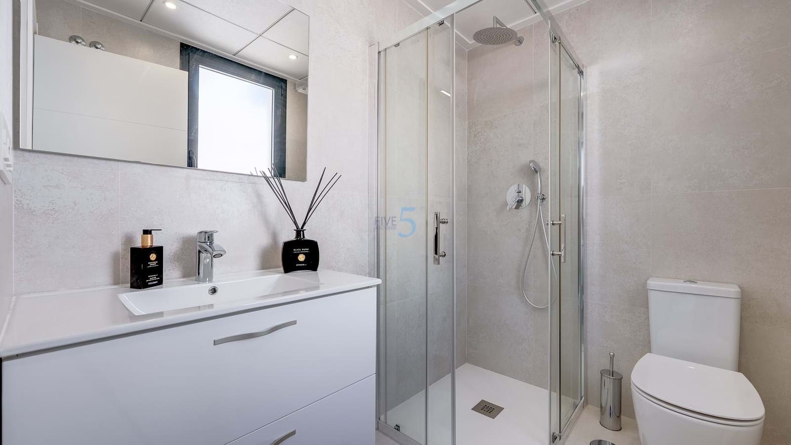 3 bedroom Townhouse for sale in Villamartin with pool garage - € 340,000 (Ref: 9585048)