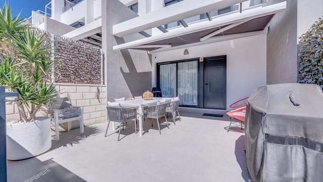 3 soveværelse Byhus til salg i Villamartin, Orihuela med swimmingpool garage - € 340.000 (Ref: 9585048)