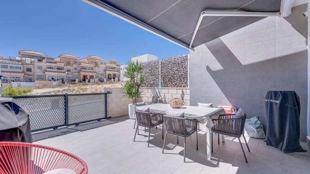 3 soveværelse Byhus til salg i Villamartin, Orihuela med swimmingpool garage - € 340.000 (Ref: 9585048)